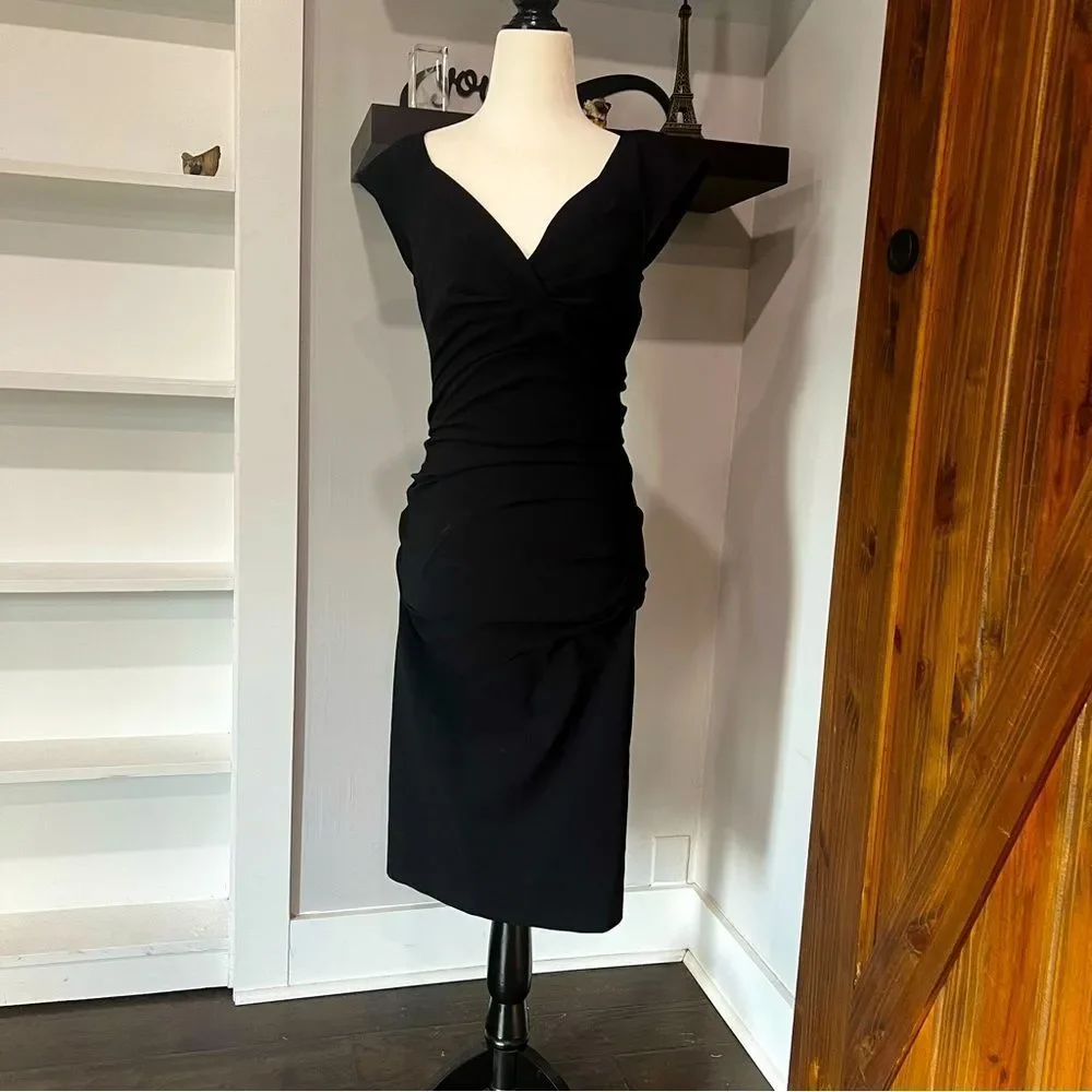 Le Chateau Beautiful Black Dress - Picture 3 of 12